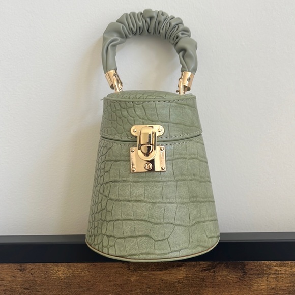 Handbags - Green Croc Purse
